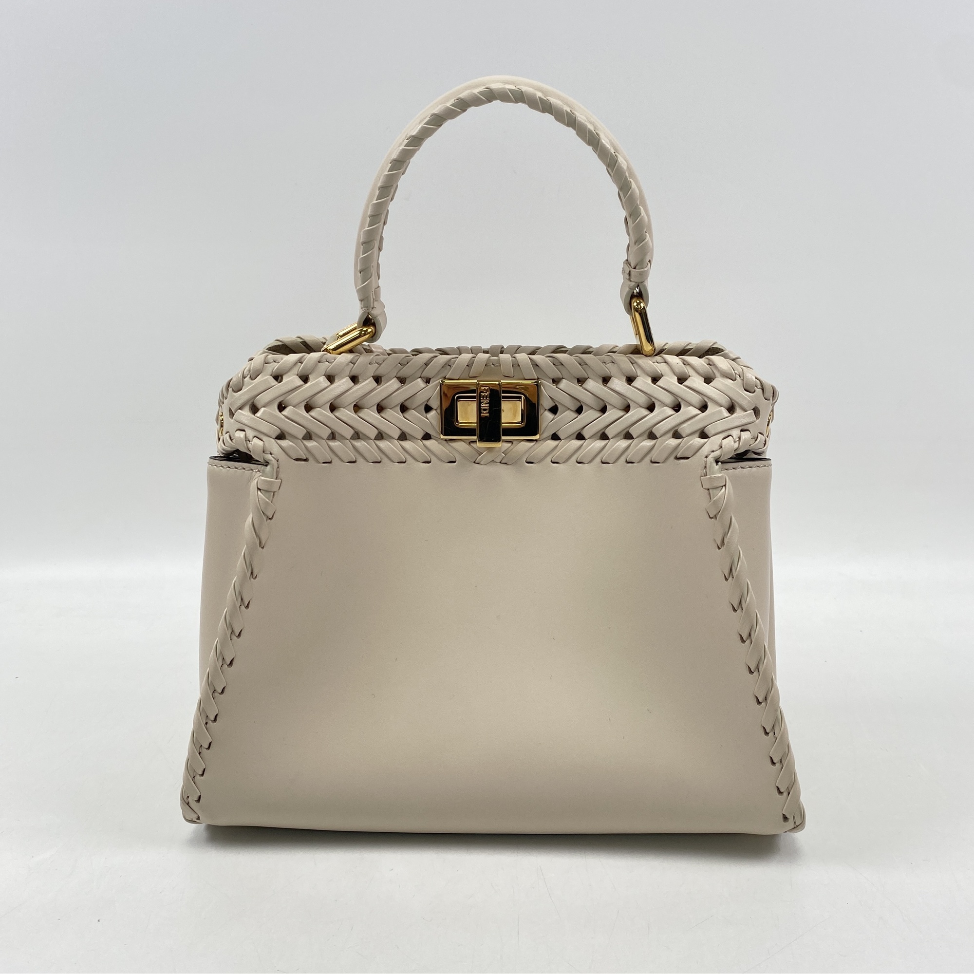 フェンディ ピーカブー アイシーユー ミディアム アイボリー レザー Bランク