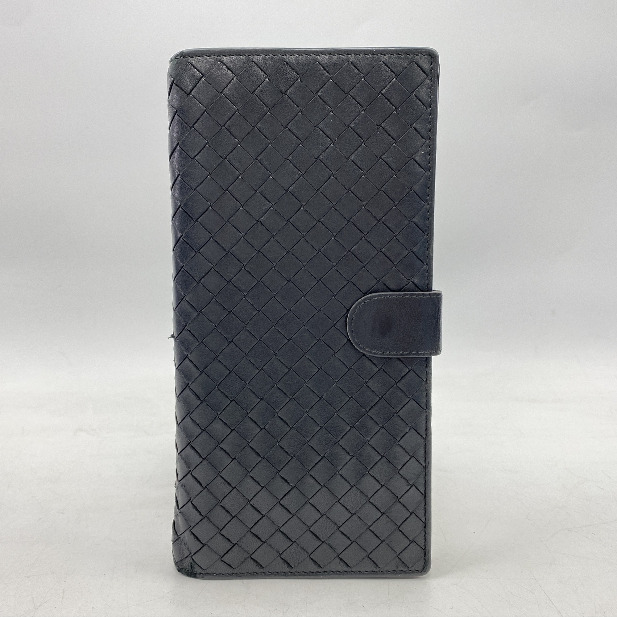 ボッテガヴェネタ イントレチャート 二つ折り長財布 黒 レザー Bランク