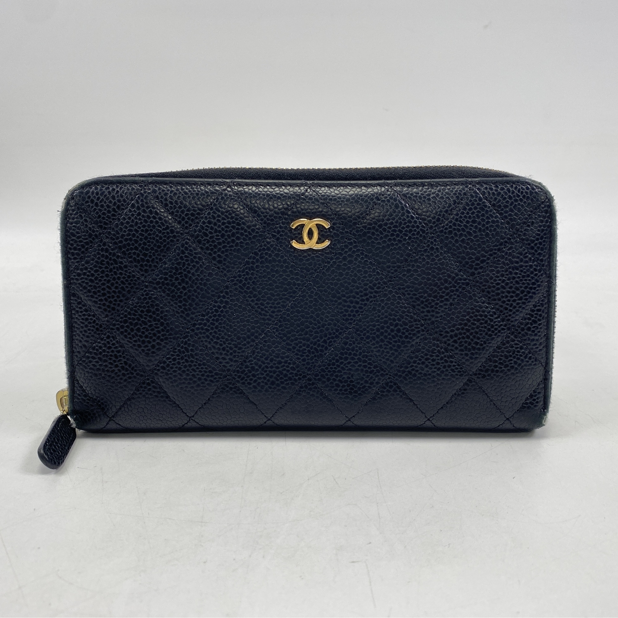 シャネル マトラッセ ラウンドウォレット 黒 キャビアスキン GD金具 Bランク