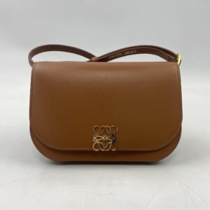 ロエベ アコーディオン スモール ベージュ レザー 買取実績【買取日：2026年1月26日】