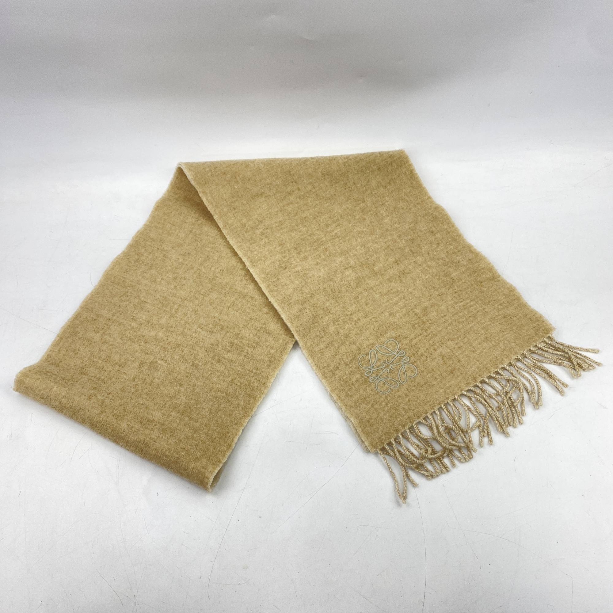 ロエベ アナグラム マフラー Bランク