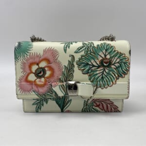 サルヴァトーレ フェラガモ チェーンショルダーバッグ ホワイト レザー 買取実績【買取日：2026年1月24日】