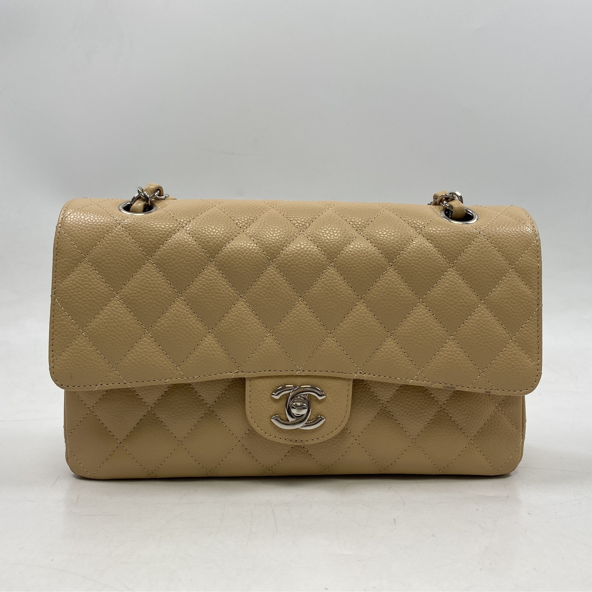 シャネル マトラッセ25 WフラップWチェーンショルダーバッグ ベージュ キャビア SV金具 Aランク