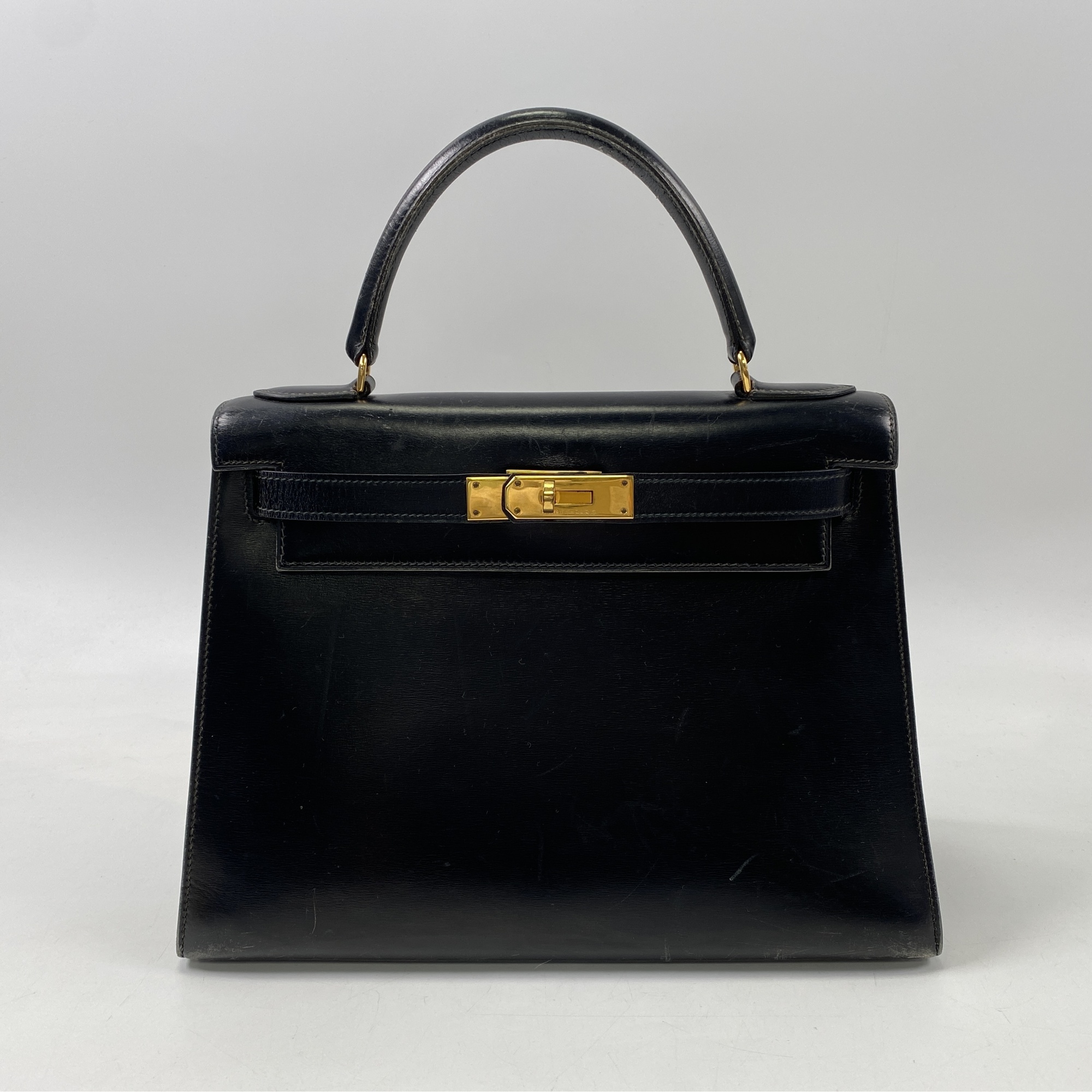 エルメス ケリー28 黒 ボックスカーフ 〇K刻印 GD金具 外縫い Bランク