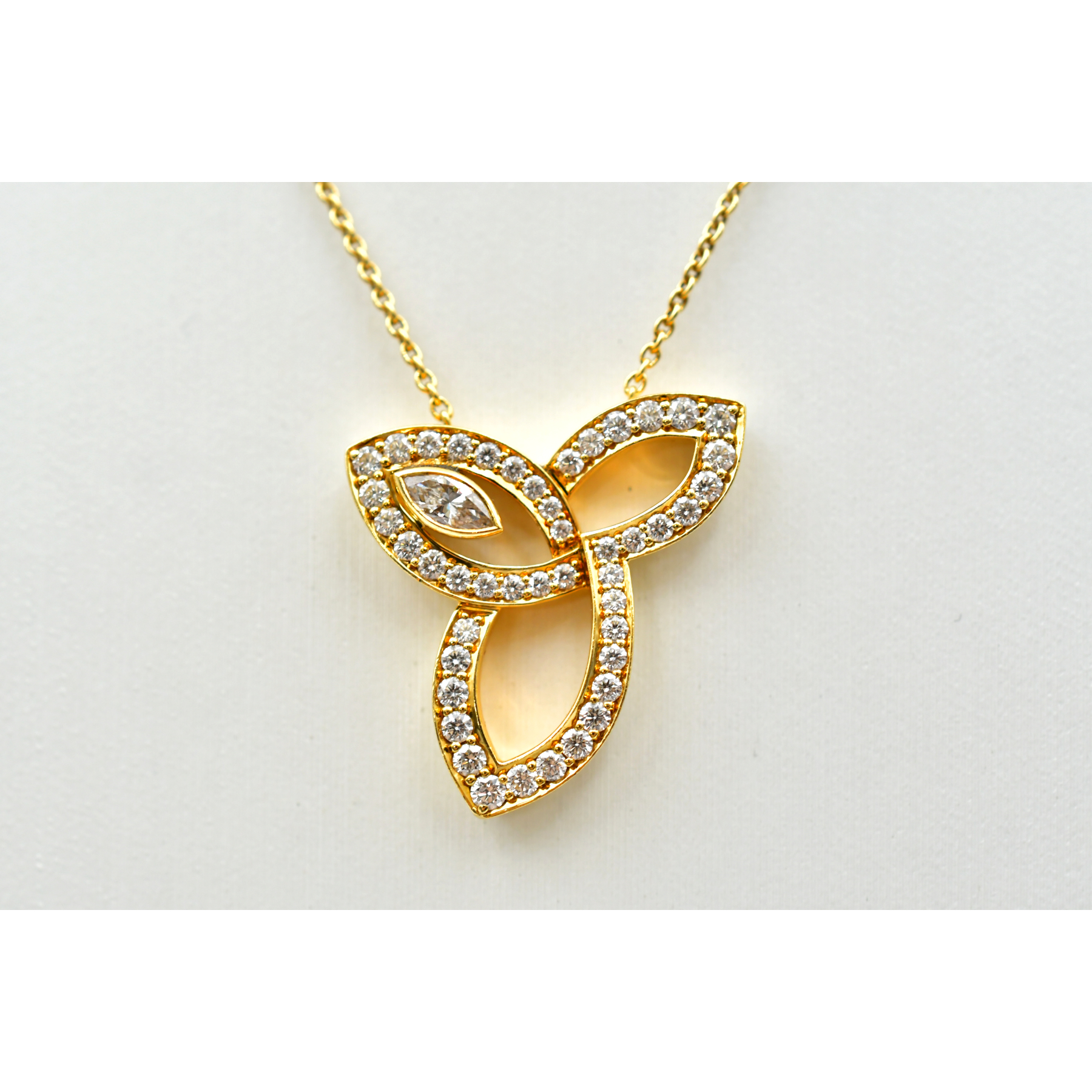 ハリー・ウィンストン リリークラスター ネックレス Au750YG Bランク