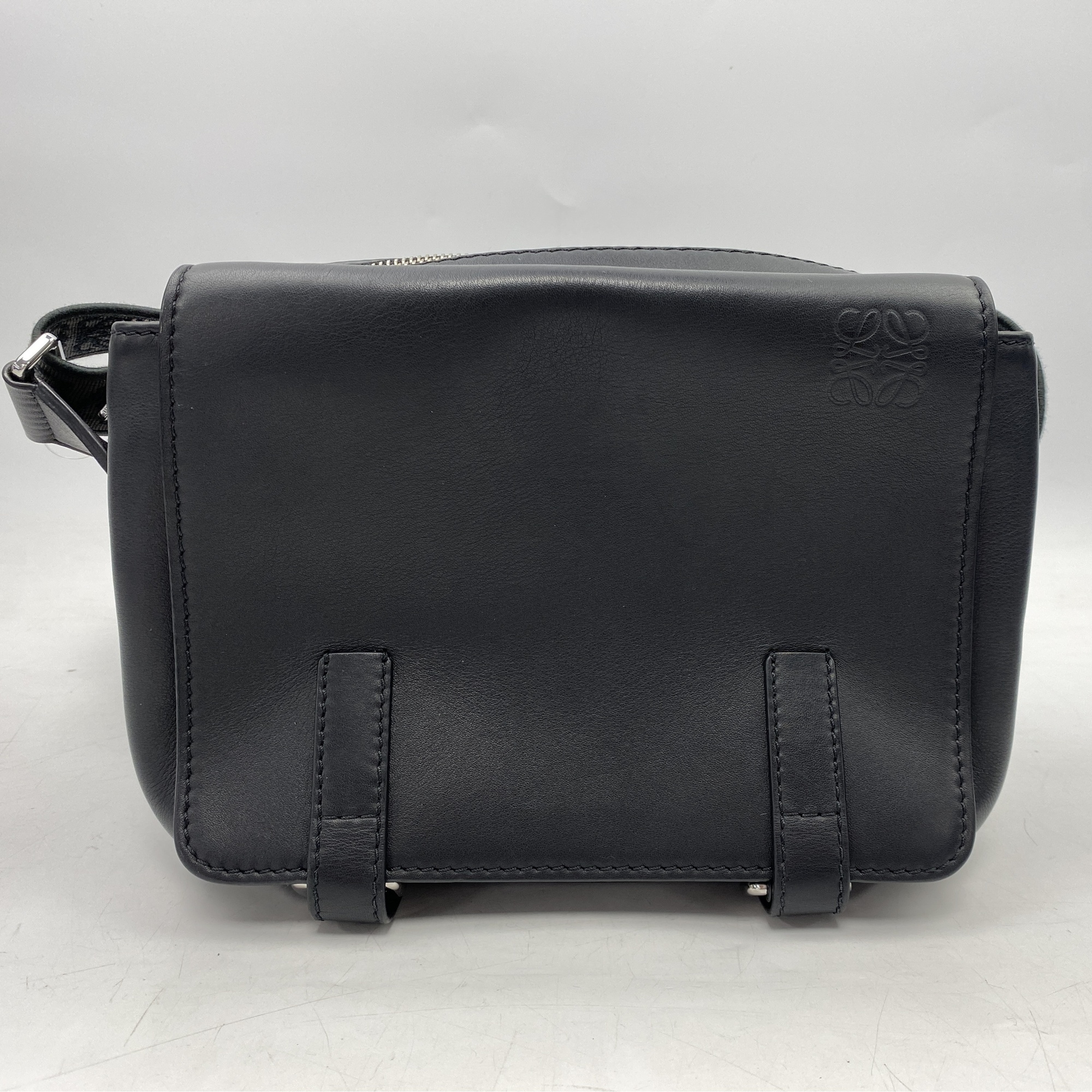 ロエベ メッセンジャーバッグ 黒 レザー ABランク