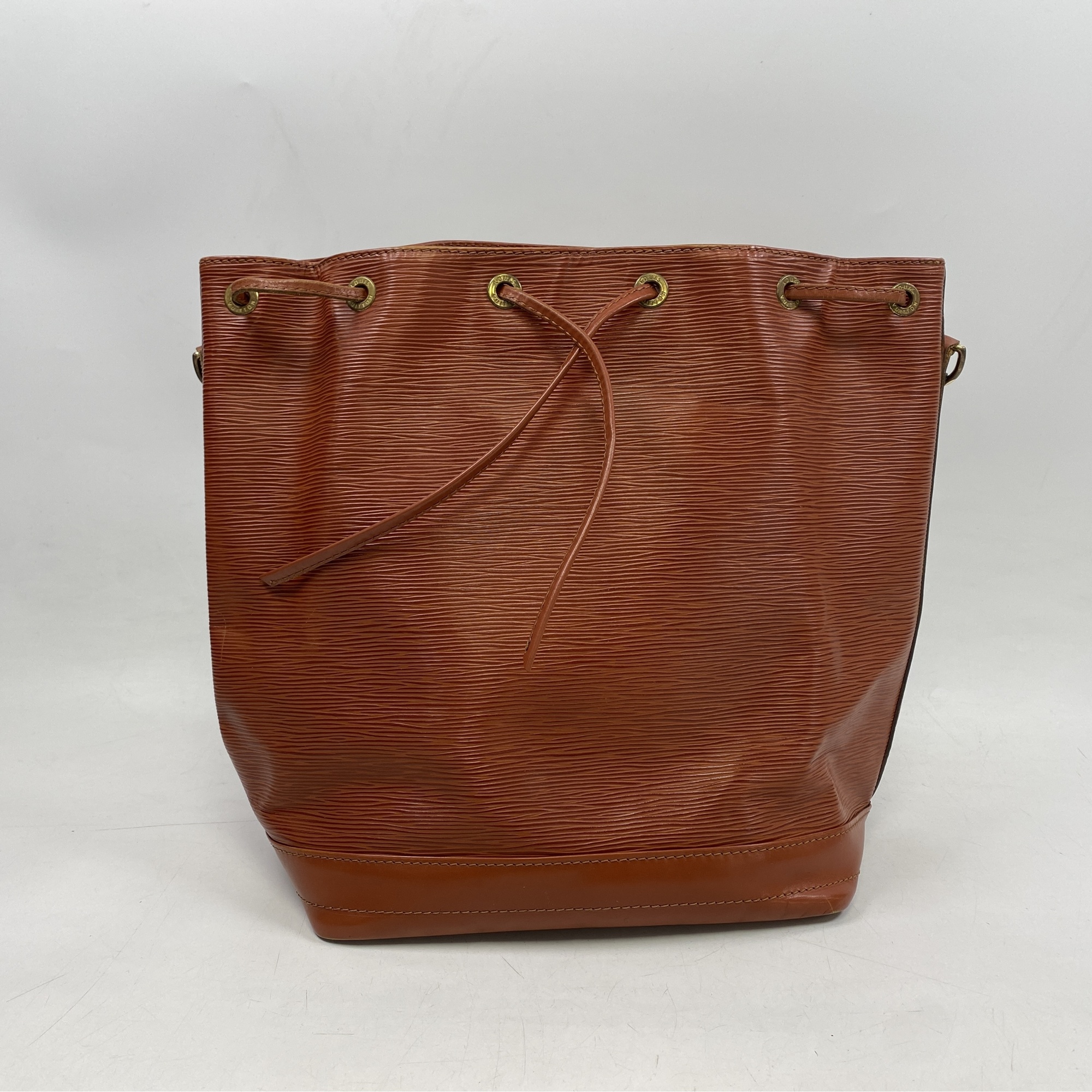 ルイ・ヴィトン エピ ノエ オレンジ Bランク