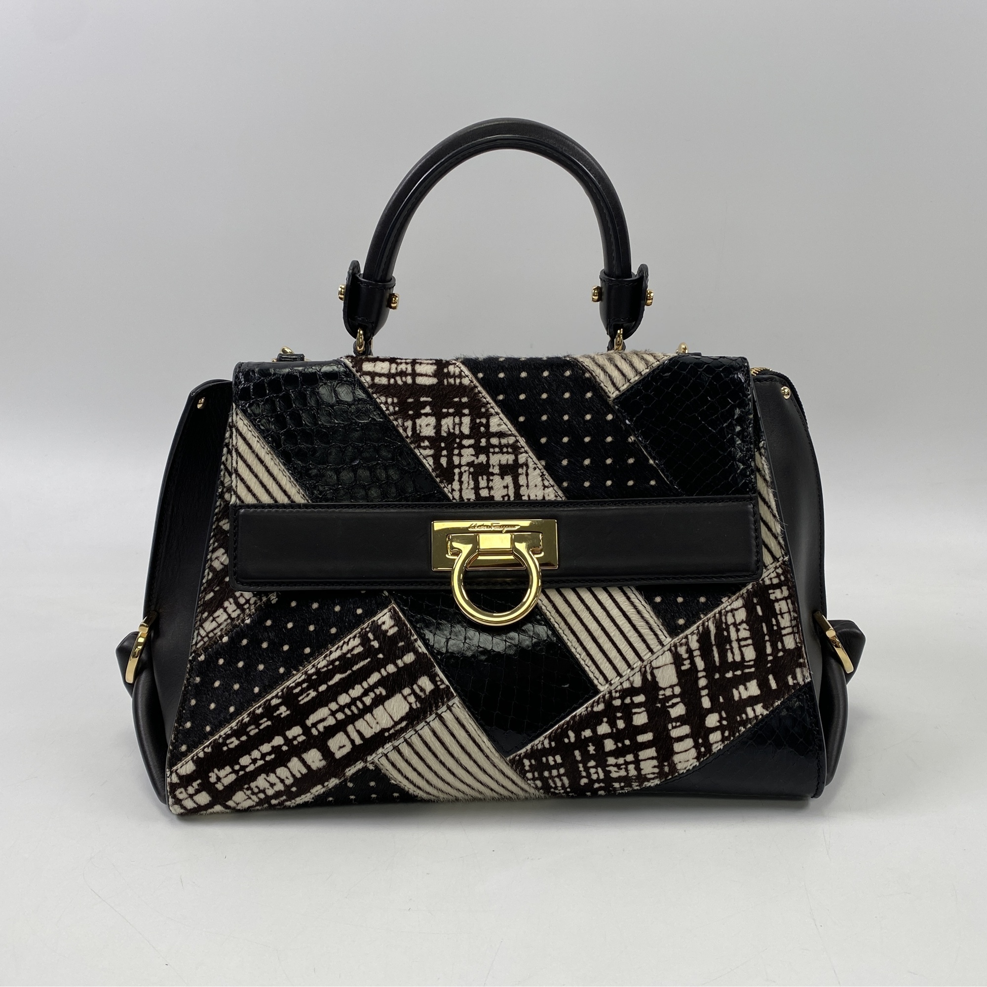 サルヴァトーレ フェラガモ ガンチーニ ソフィア ハンドバッグ 黒系