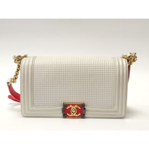 シャネル ボーイシャネル チェーンショルダー 白 レザー GD金具 買取実績【買取日：2023年2月9日】