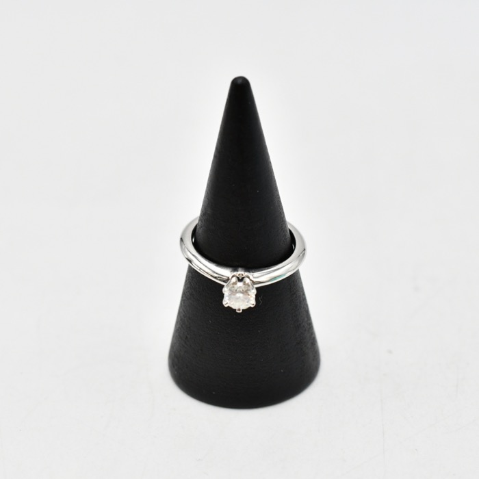 ティファニー ソリティアリング Pt950 0.31ct ＃８ ABランク