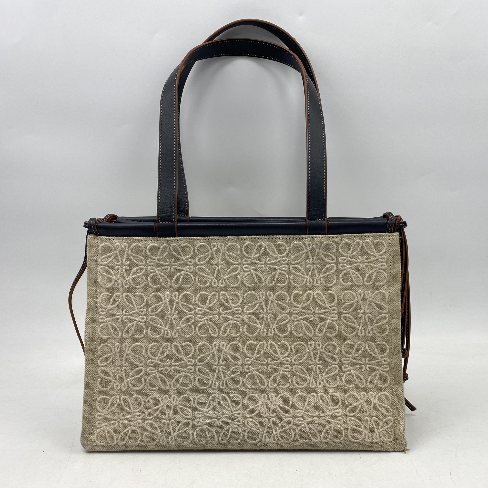 ロエベ アナグラムジャガード クッショントート ベージュ Bランク