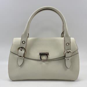 サルヴァトーレ フェラガモ ガンチーニ ハンドバッグ 白 レザー AB21-5322 買取実績【買取日：2026年1月4日】