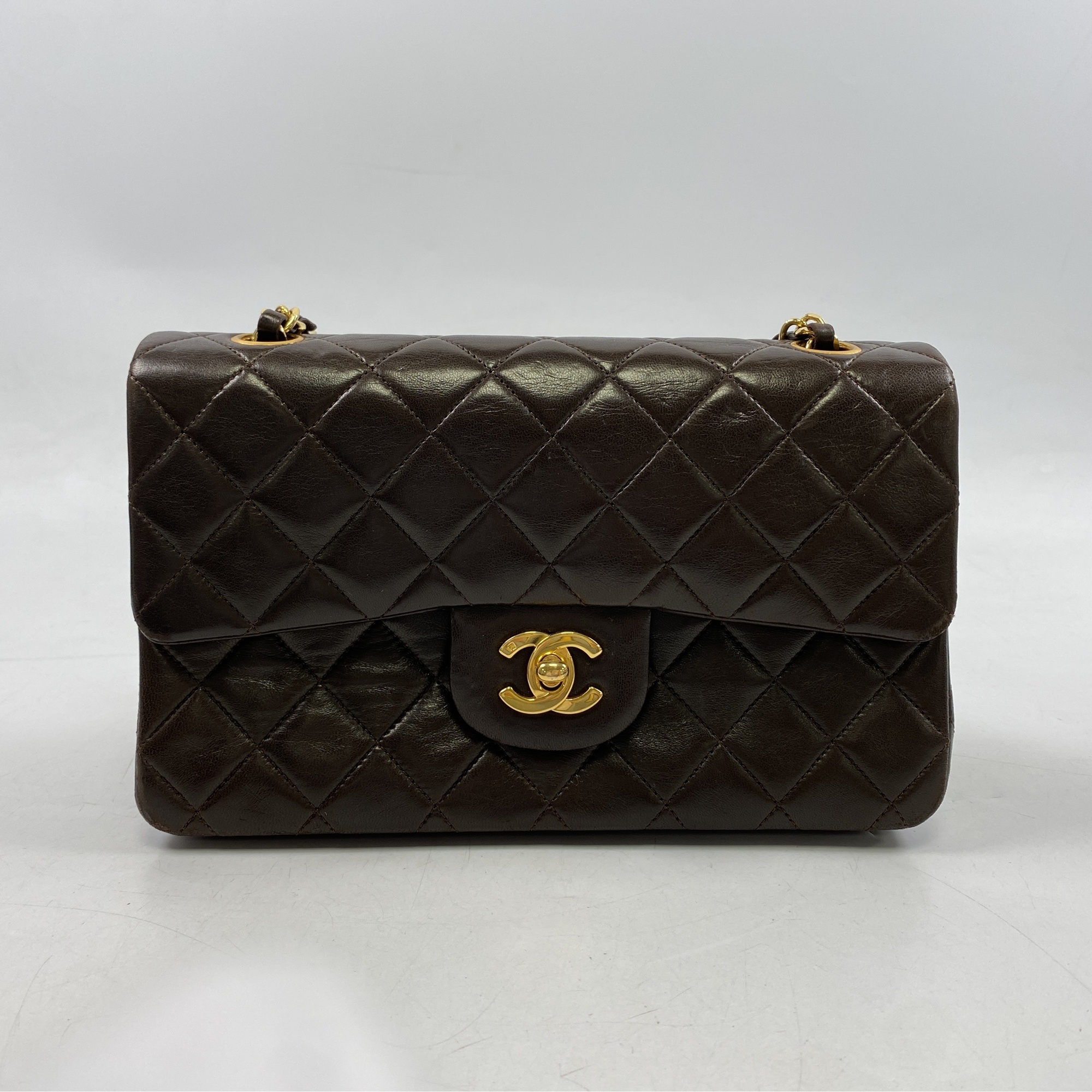 シャネル マトラッセ23 Wフラップ Wチェーンショルダーバッグ ブラウン