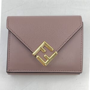 フェンディ FFダイヤモンド コンパクトウォレット パープル レザー 8M0480 買取実績【買取日：2026年1月7日】
