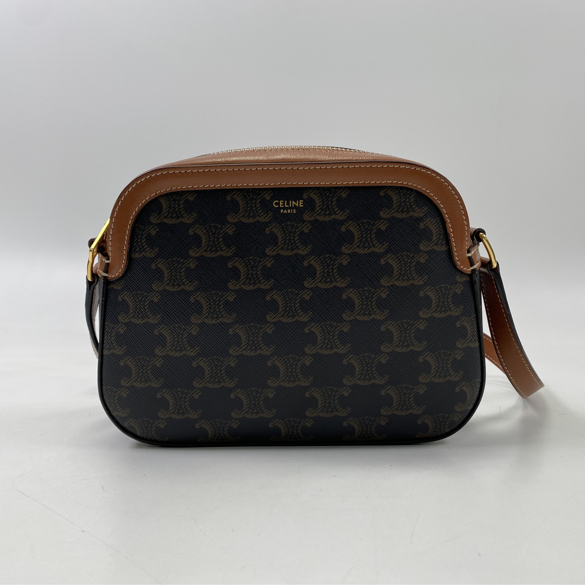 セリーヌ トリオンフ カメラショルダーバッグ 茶 PVC×レザー 買取実績