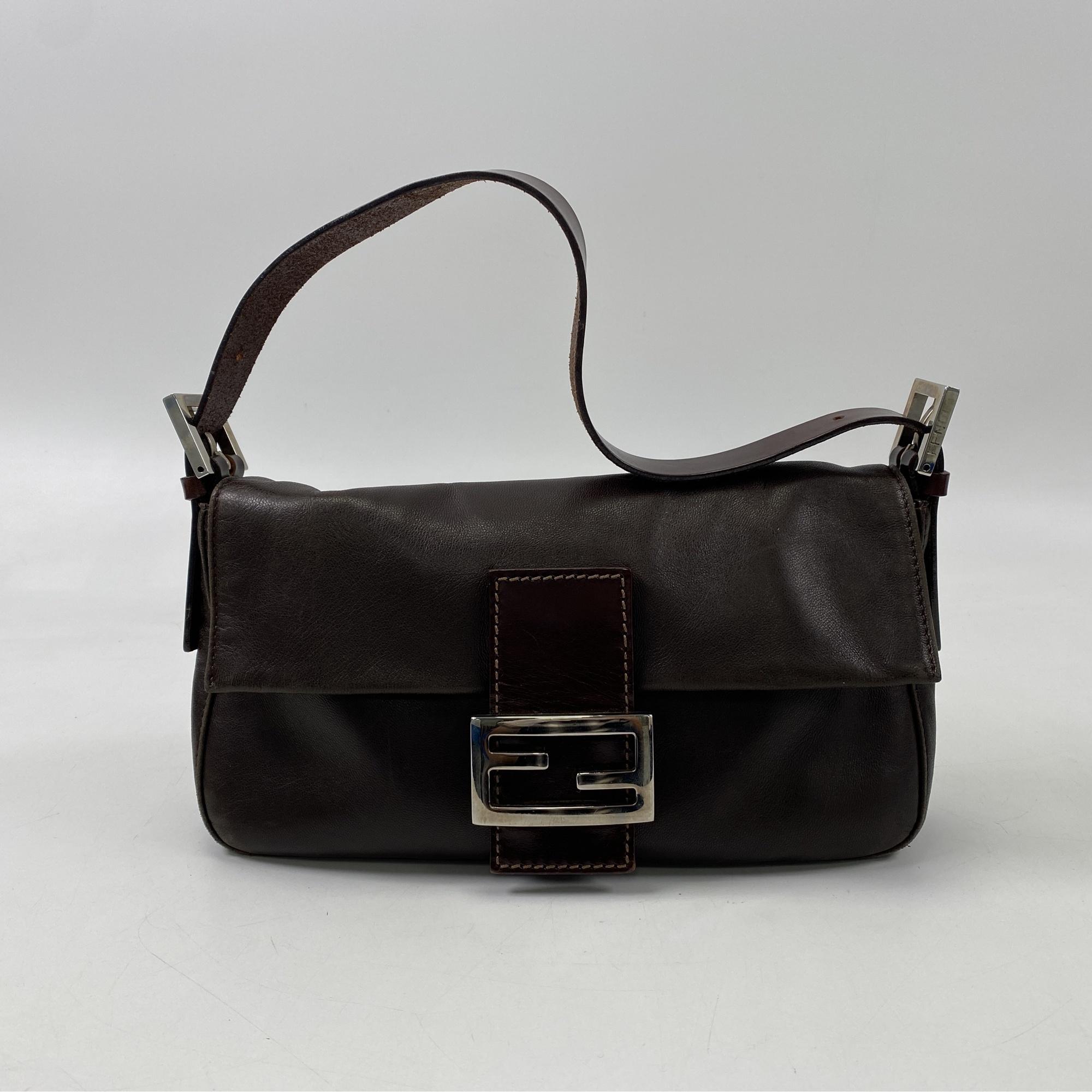 フェンディ マンマバケット 茶 レザー Bランク