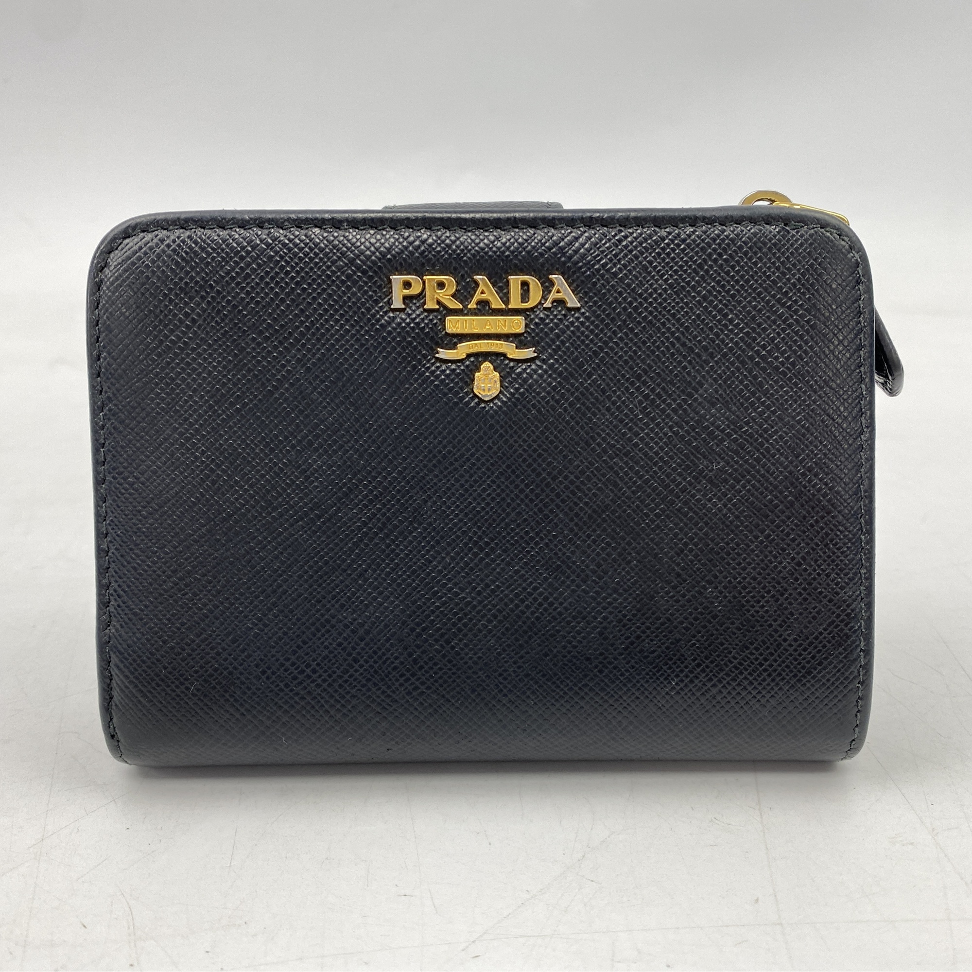 商品詳細｜PRADA(プラダ) サフィアーノトライアングル コンパクト