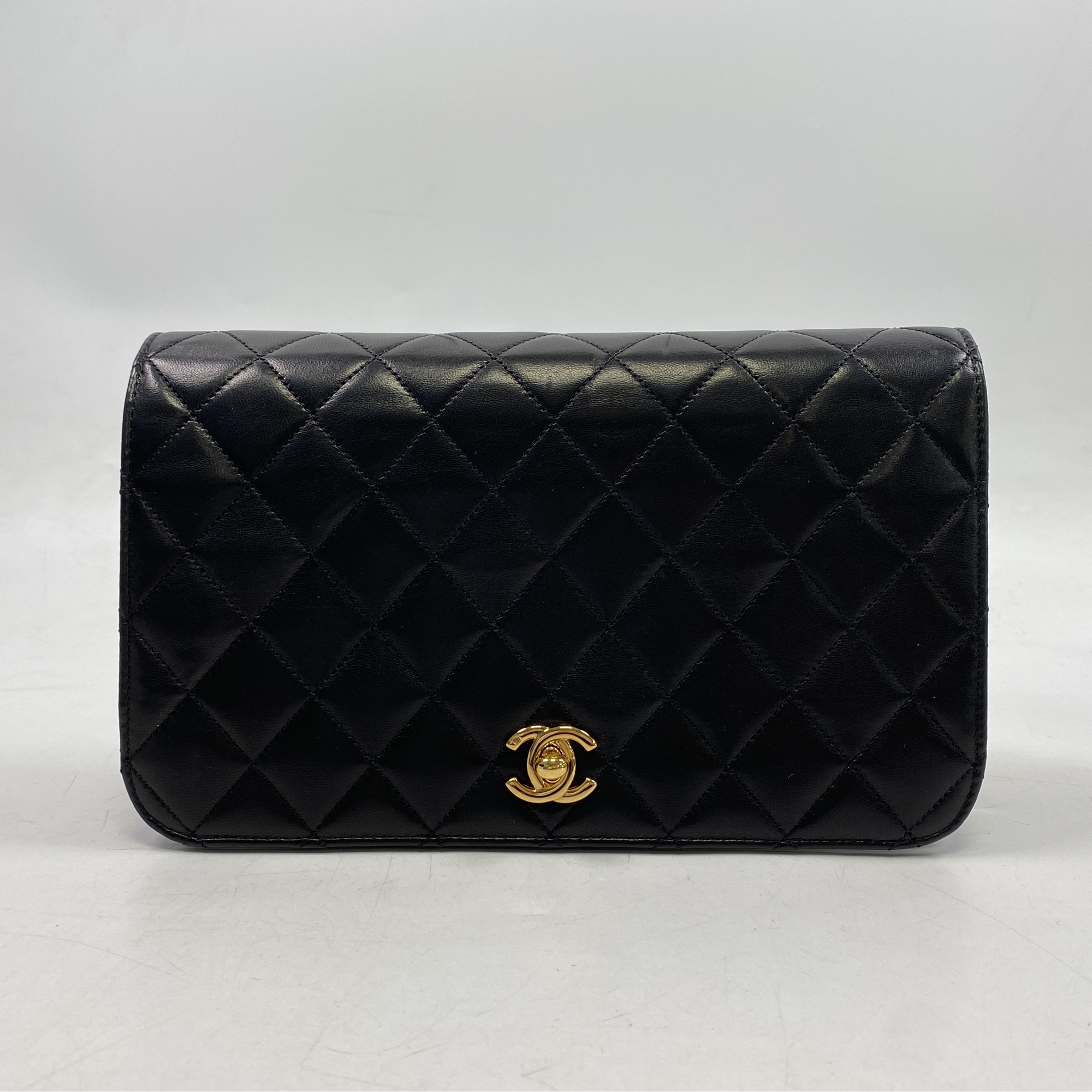 シャネル マトラッセ23 フルフラップ チェーンショルダーバッグ 黒