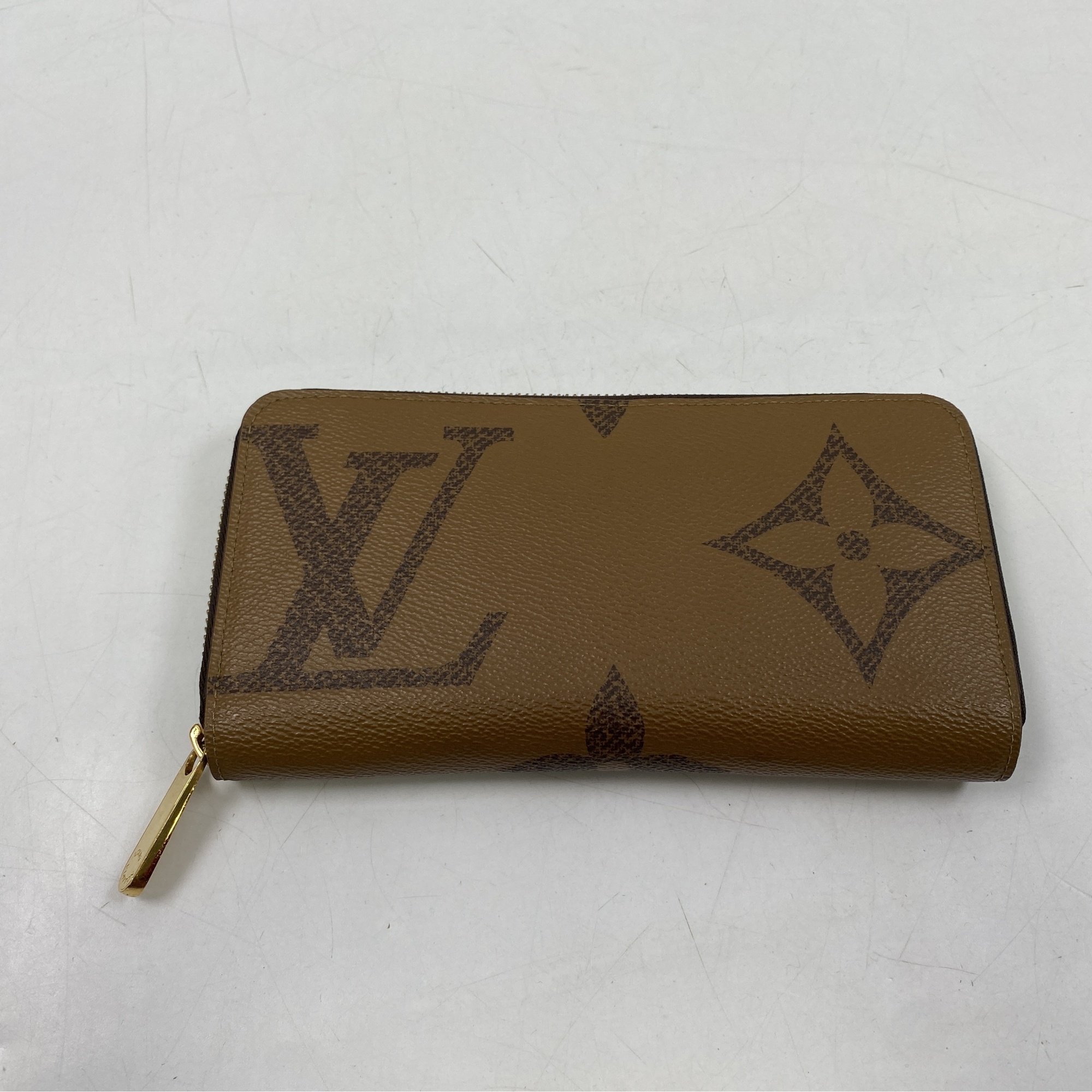 ルイ・ヴィトン ジャイアント リバース ジッピーウォレット M69353