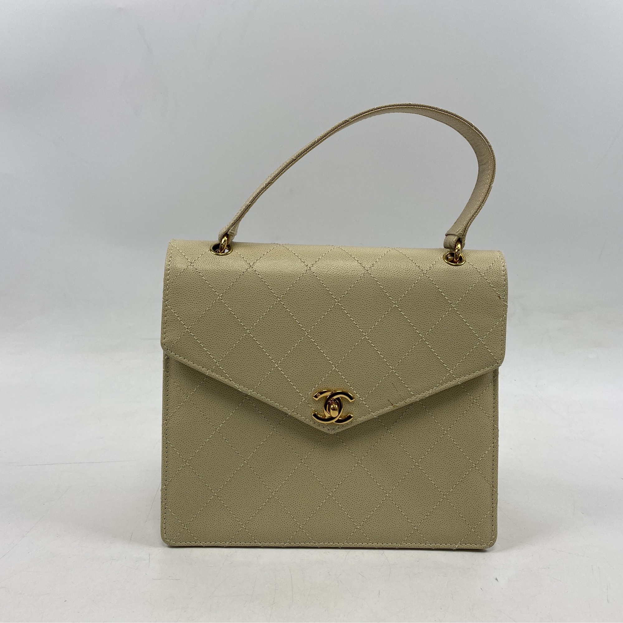 シャネル マトラッセ ハンドバッグ 白 キャビアスキン GD金具 Bランク