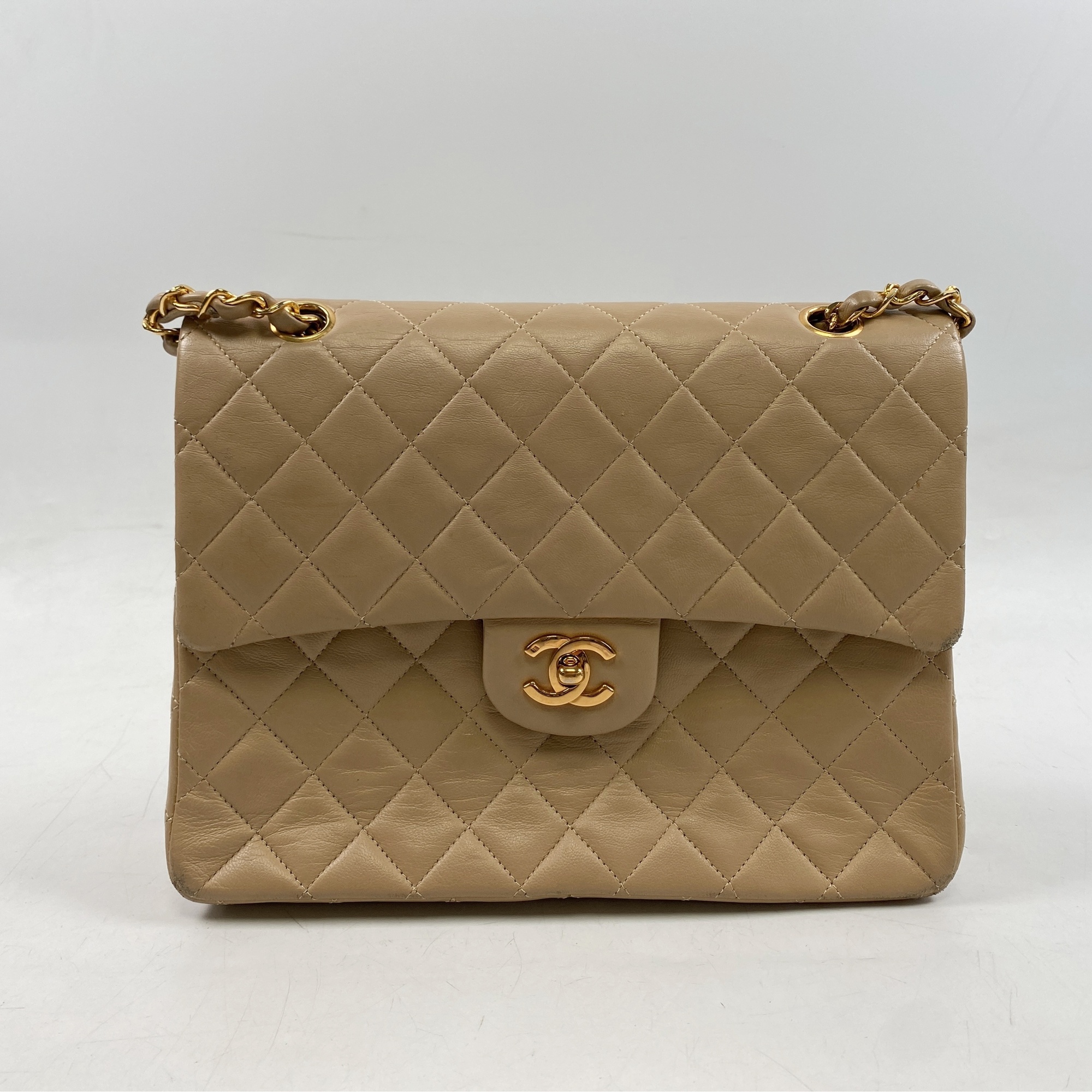 シャネル マトラッセ Wフラップ Wチェーン ショルダーバッグ ベージュ ラムスキン GD金具 Bランク