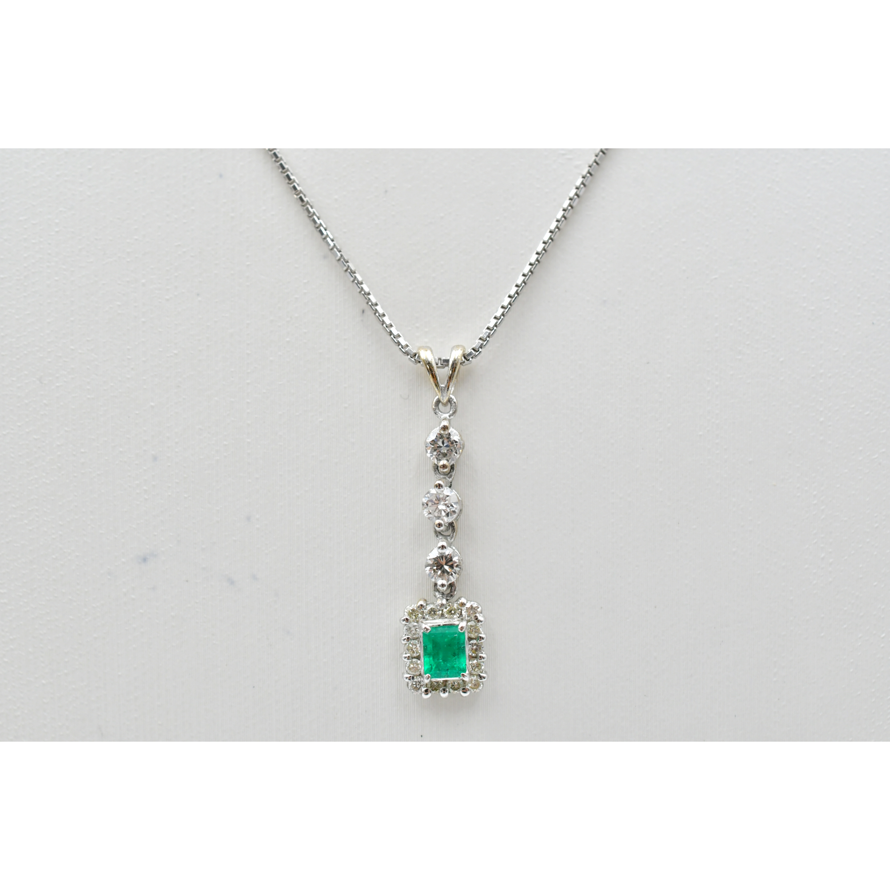 エメラルド ネックレス K18WG E0.24ct D0.289ct 0.15ct 買取実績【買取 