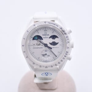 オメガ スウォッチ×オメガ スヌーピー ミッショントゥアースフェイズ ムーンシャインゴールド 白文字盤 CE×ナイロン/QZ SO33W701 買取実績【買取日：2026年2月22日】