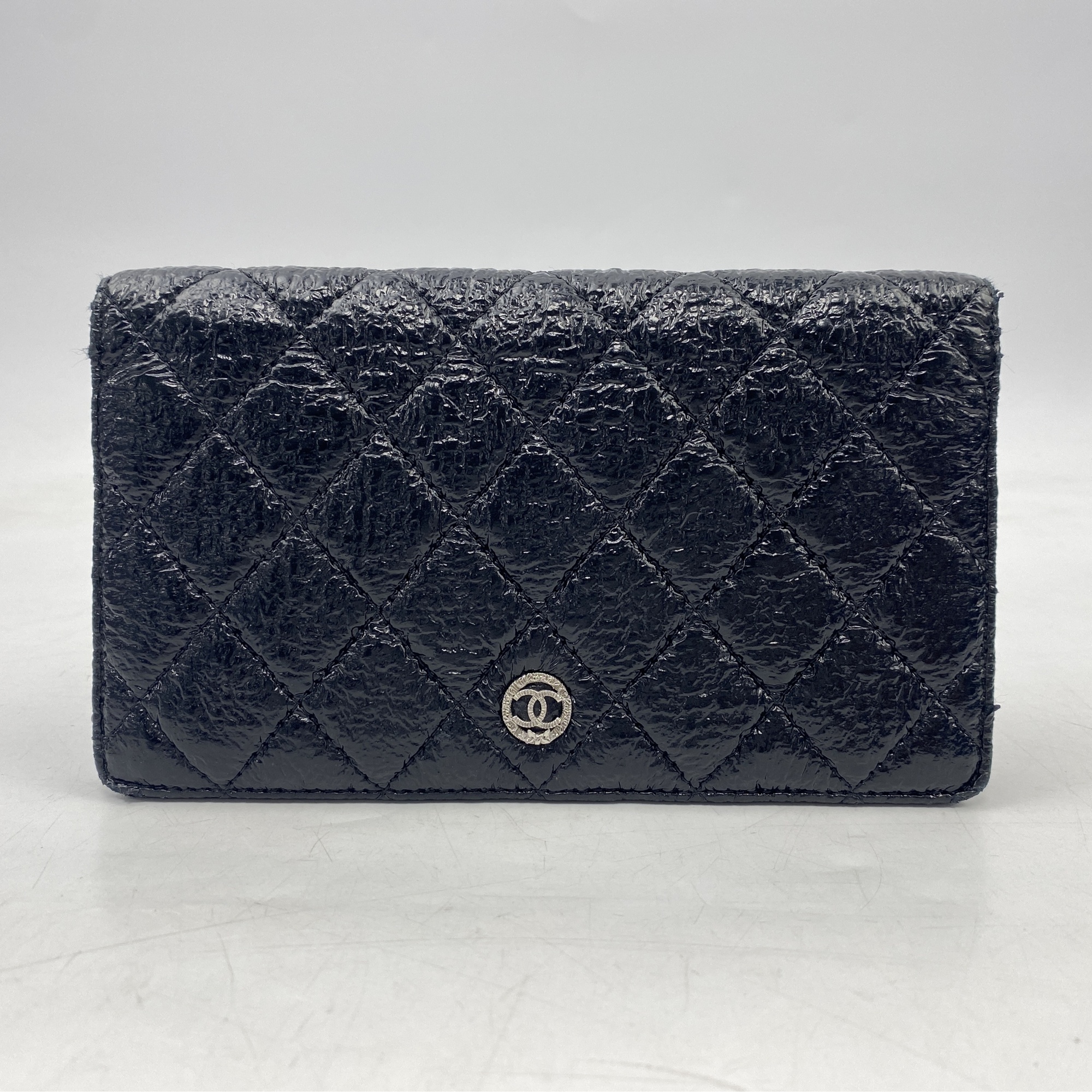 シャネル マトラッセ ココマーク 二つ折り長財布 黒 レザー Bランク