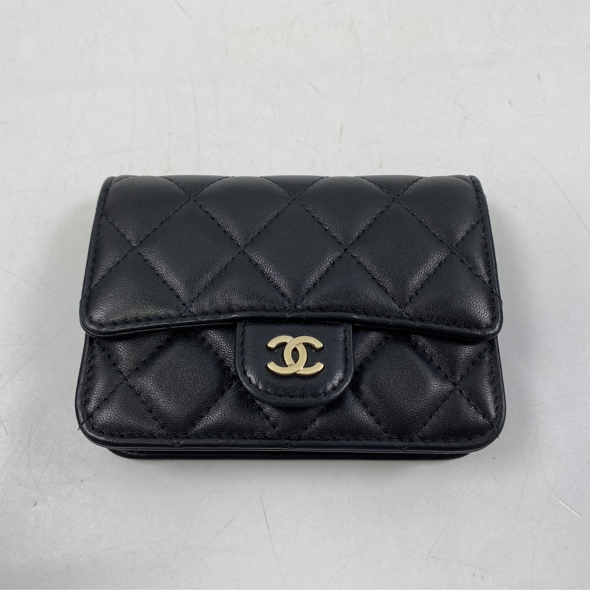 シャネル マトラッセ クラシック チェーンクラッチ 黒 ラムスキン GD金具 Aランク