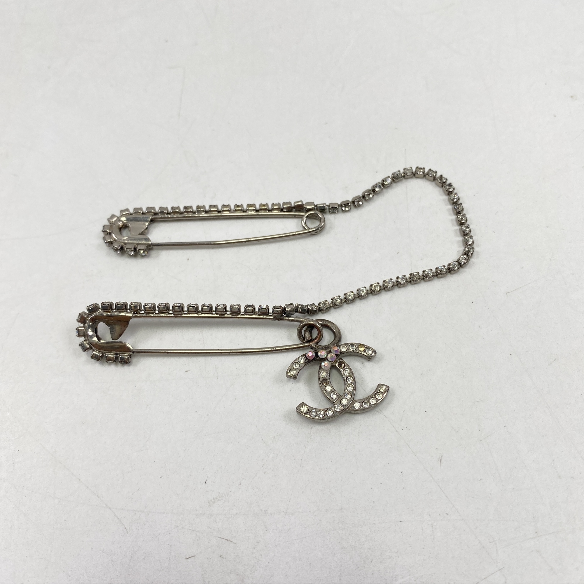 CHANELシャネルラインストーン ピンブローチ CHANEL（シャネル