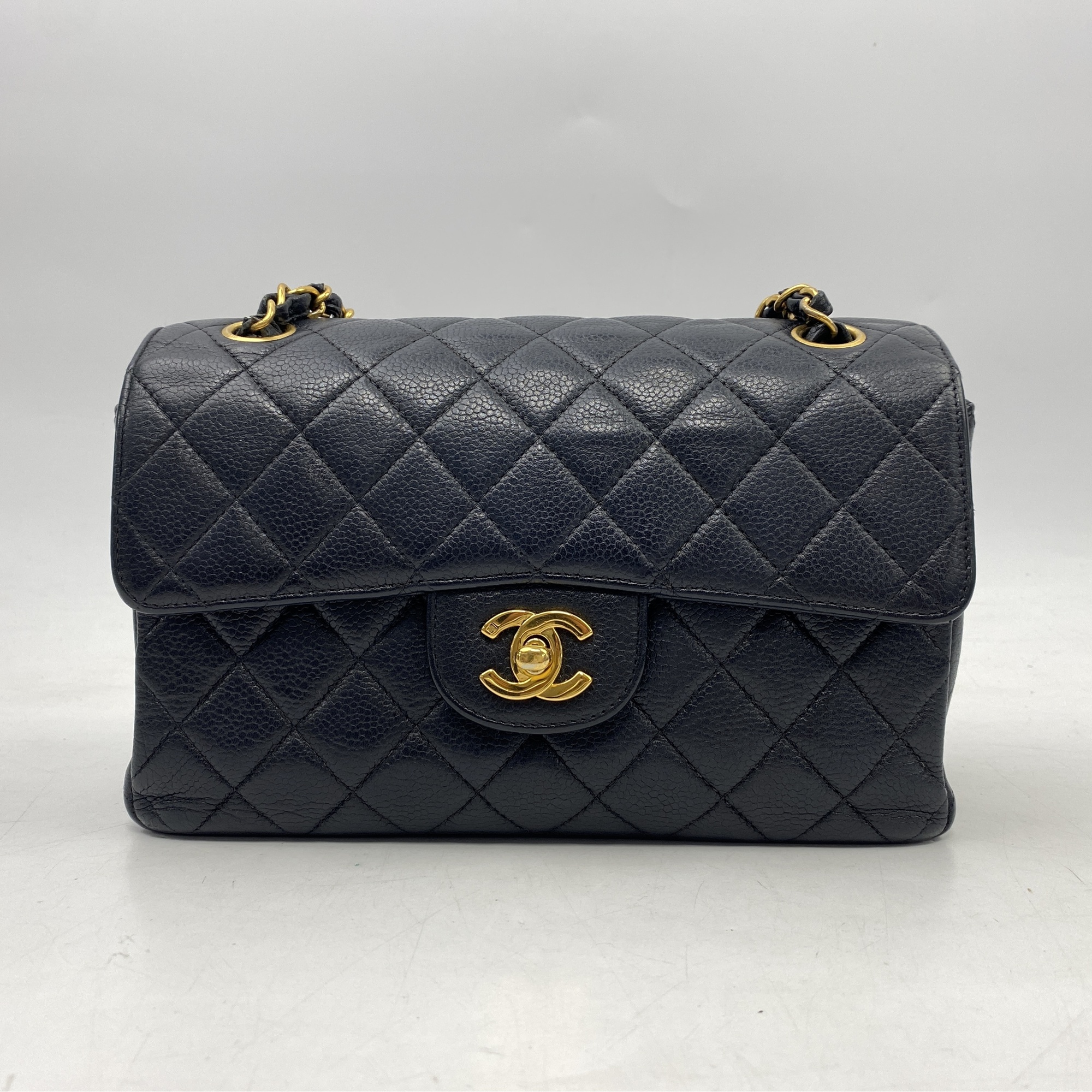 シャネル ダブルフェイス マトラッセ23 黒 キャビアスキン GD金具 シール有 Bランク