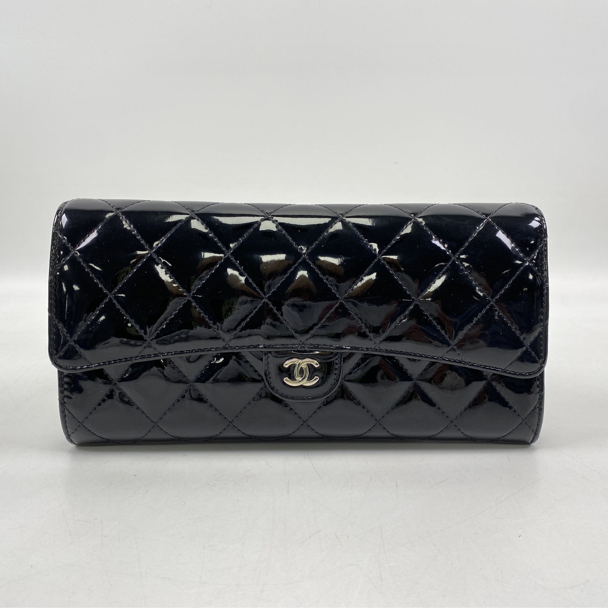 シャネル マトラッセ 長財布 黒 パテント SV金具 買取実績【買取日