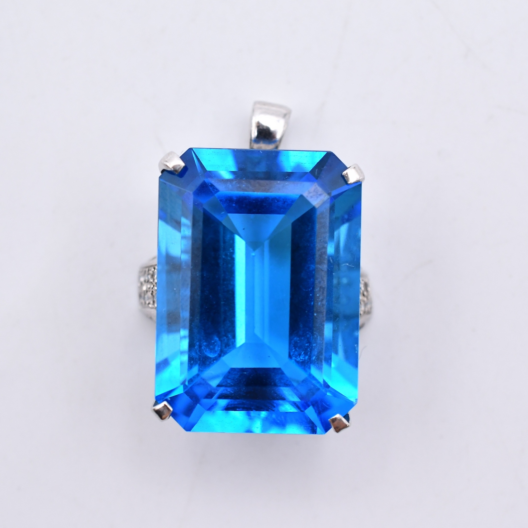 ブルートパーズトップ Pt900 45.57ct 0.20ct Bランク