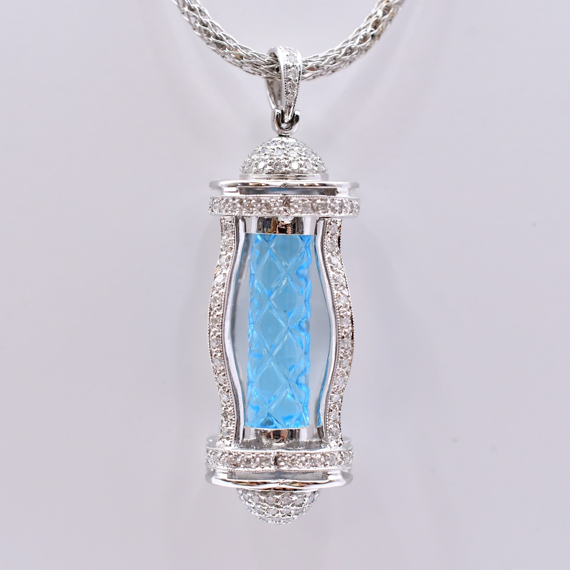 砂時計モチーフ クリスタルガラスダイヤネックレス K18WG/K18 1.12ct Bランク