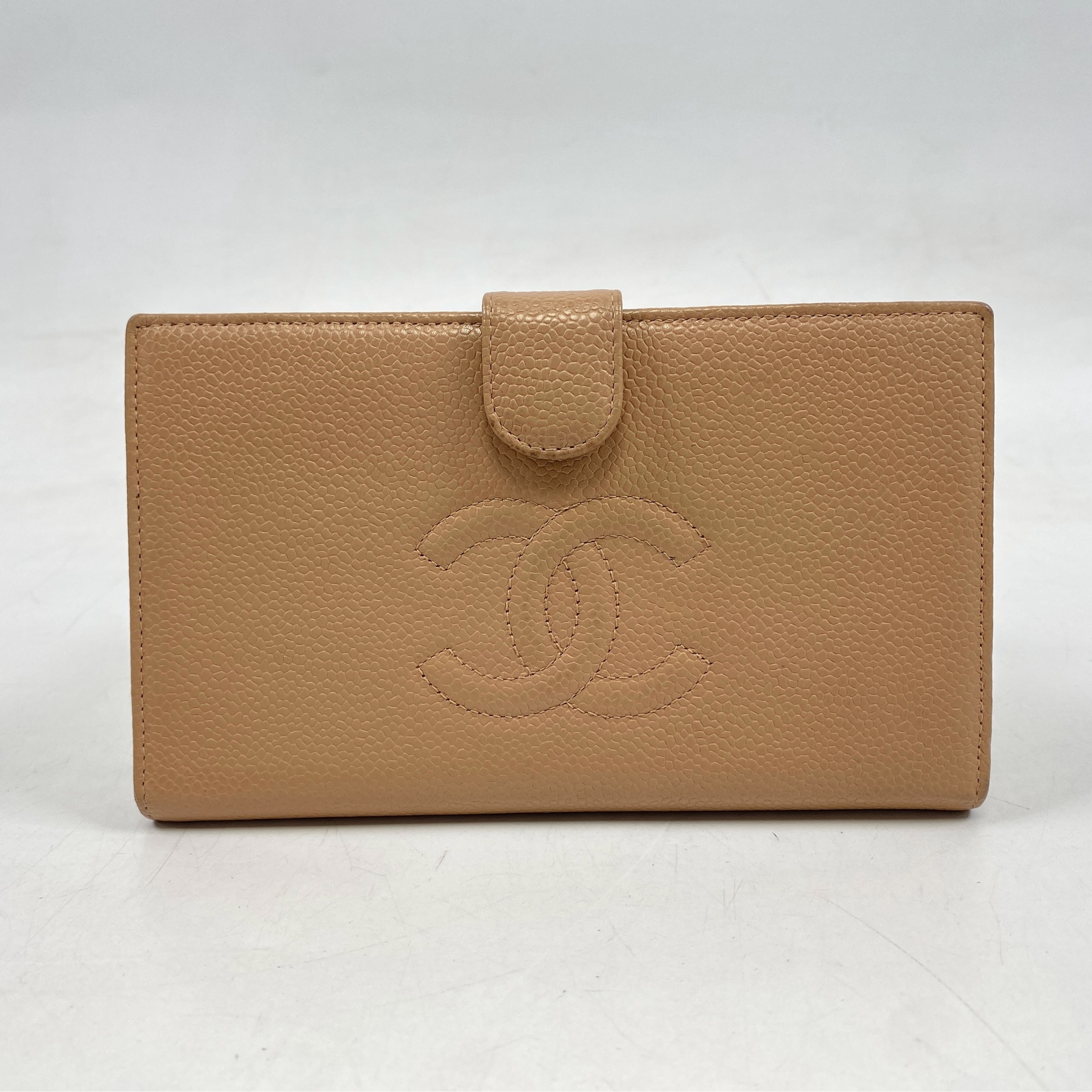 CHANEL シャネル レザー 二つ折り 長財布 ベージュ ココマーク がま口 シャネル ココマーク 二つ折り がま口長財布 ベージュ キャビアスキン