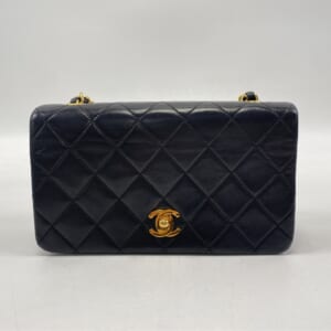 シャネル マトラッセ19 ターンロック フルフラップ チェーンショルダーバッグ 黒 ラムスキン GD金具 買取実績【買取日：2026年3月5日】