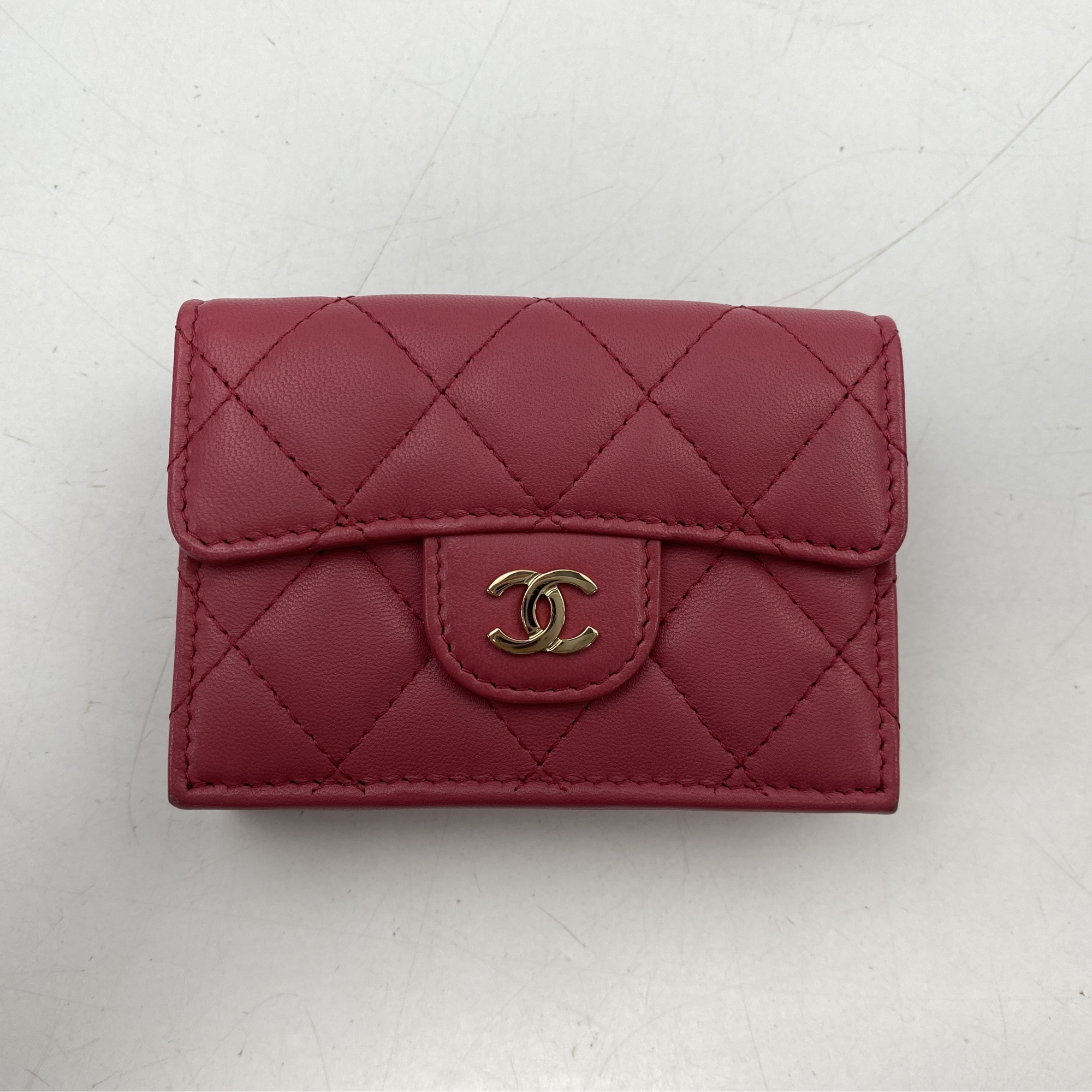 CHANEL 2.55 マトラッセ　ラムスキン　コンパクト　三つ折り財布 CHANEL 2.55 マトラッセラムスキンコンパクト三つ折り財布 | ヤマダ