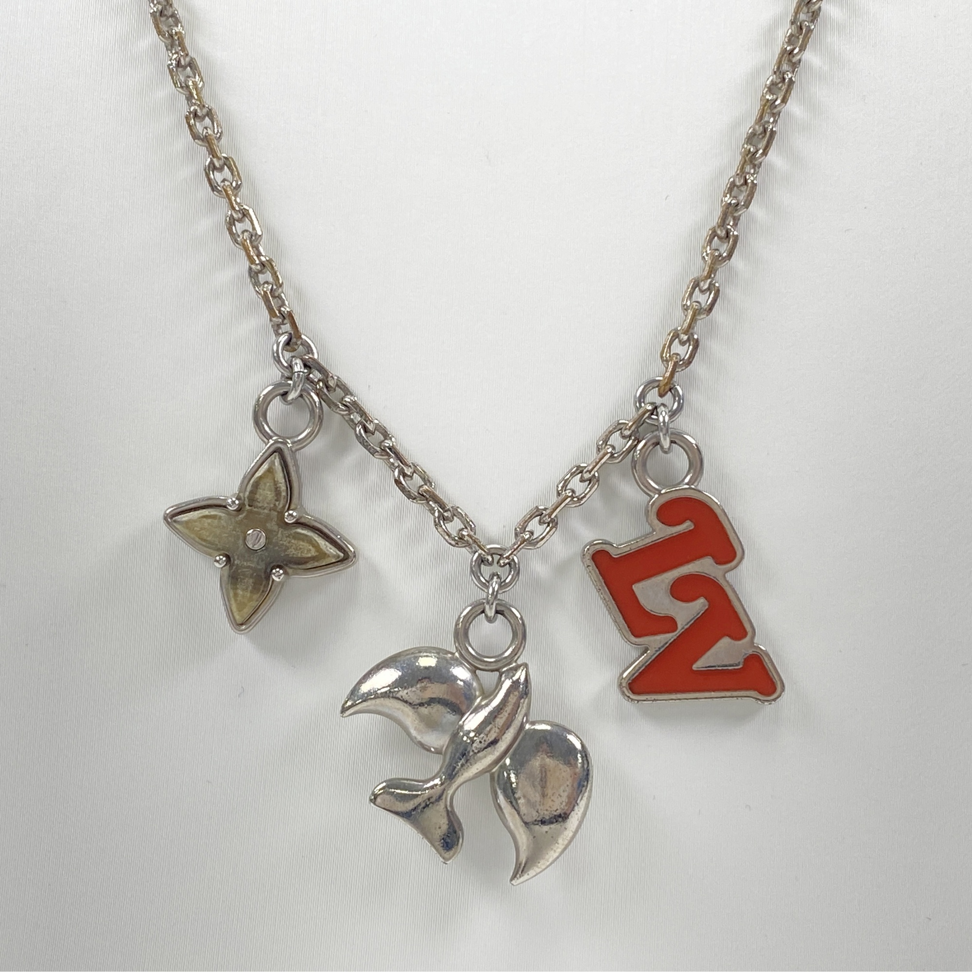 ルイ・ヴィトン LV ダヴ・モチーフ LVイニシャルモノグラム フラワー