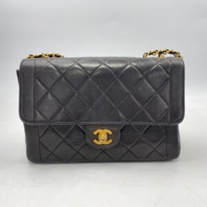 シャネル マトラッセ25 チェーンショルダーバッグ 黒 ラムスキン GD金具 A01112 買取実績【買取日：2026年3月4日】