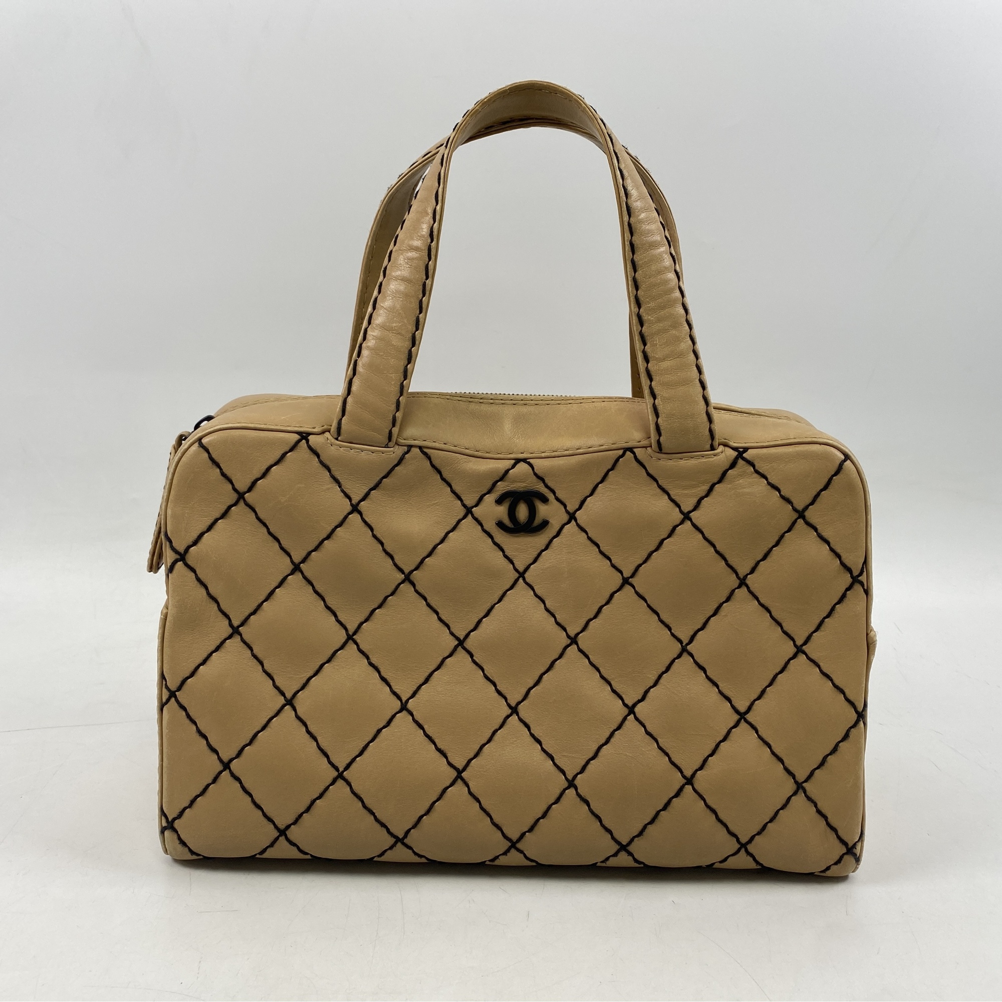 シャネル Chanel ベージュ レザーボストン バッグ ニュートラベル