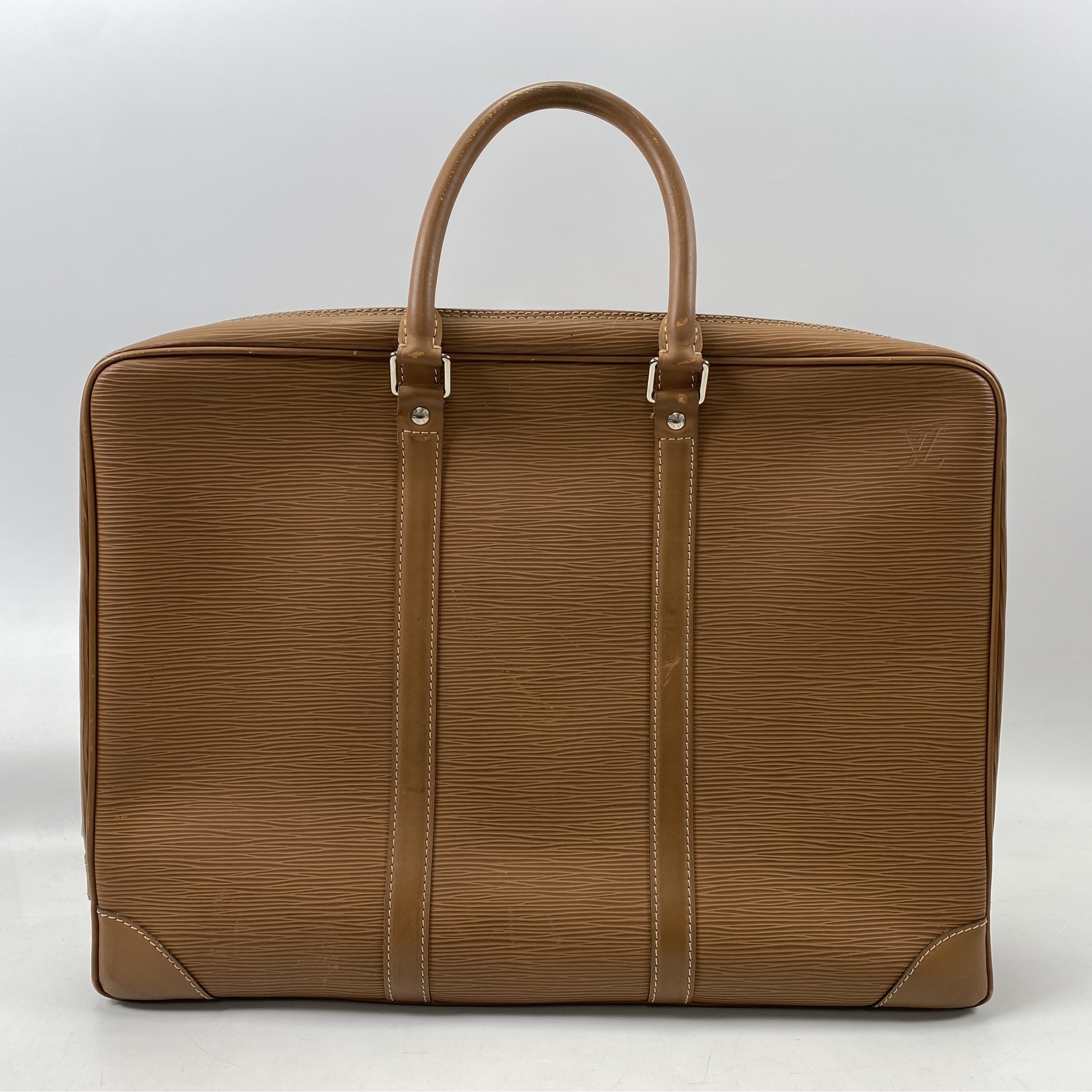 ルイ・ヴィトン エピ ポルトドキュマンヴォワヤージュ Bランク