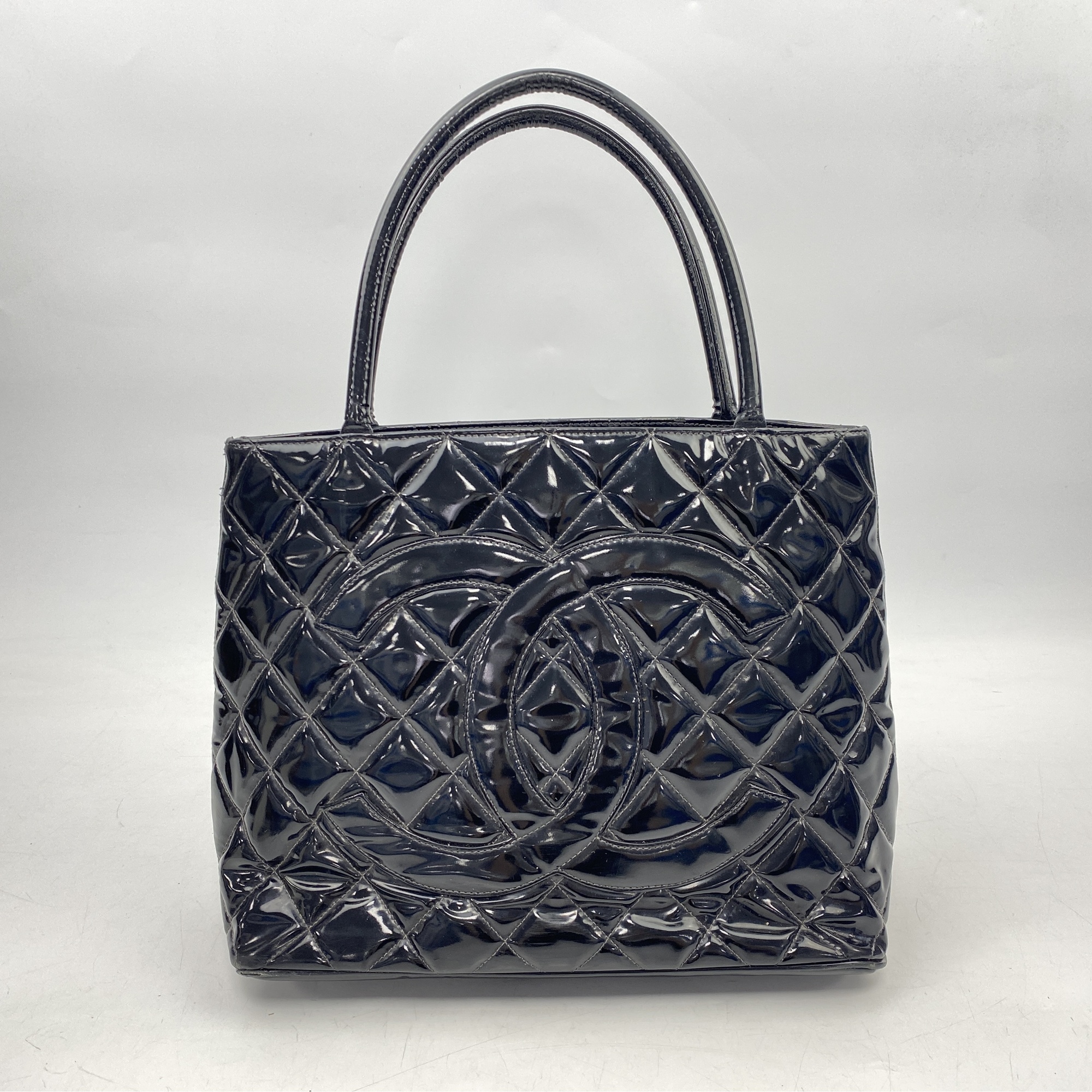 CHANEL シャネル 復刻トート バッグ 復刻トート エナメル CHANEL復刻 