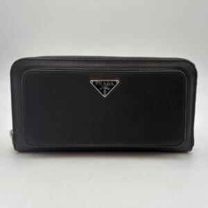 プラダ ラウンドファスナー財布 黒 サフィアーノ 2ML032
