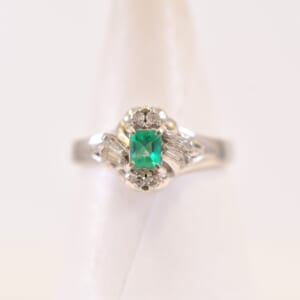 エメラルドリング Pt900 0.2ct