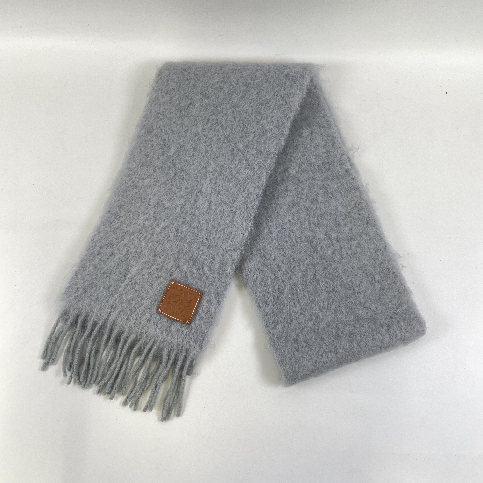 ロエベ アナグラムマフラー グレー モヘア×ウール×ナイロン 買取実績