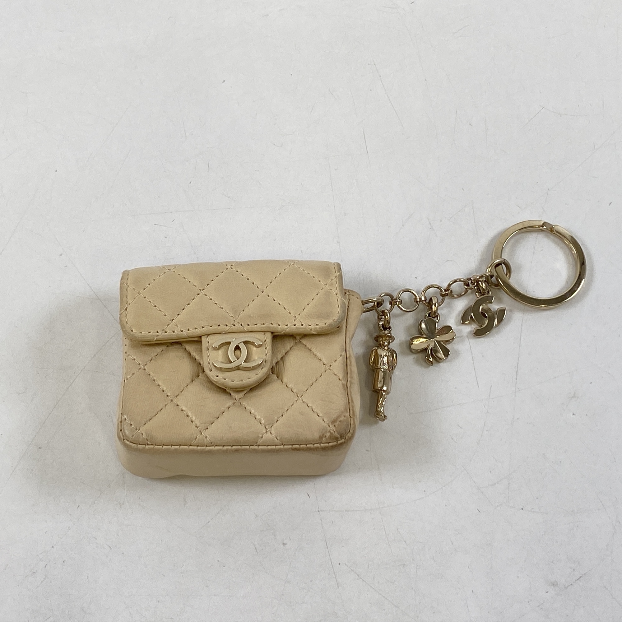 シャネル ミニミニマトラッセ ラムスキン GD金具 ベージュ Bランク