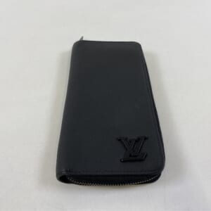 ルイ・ヴィトン LVアエログラム ジッピーウォレット ヴェルティカル M81743