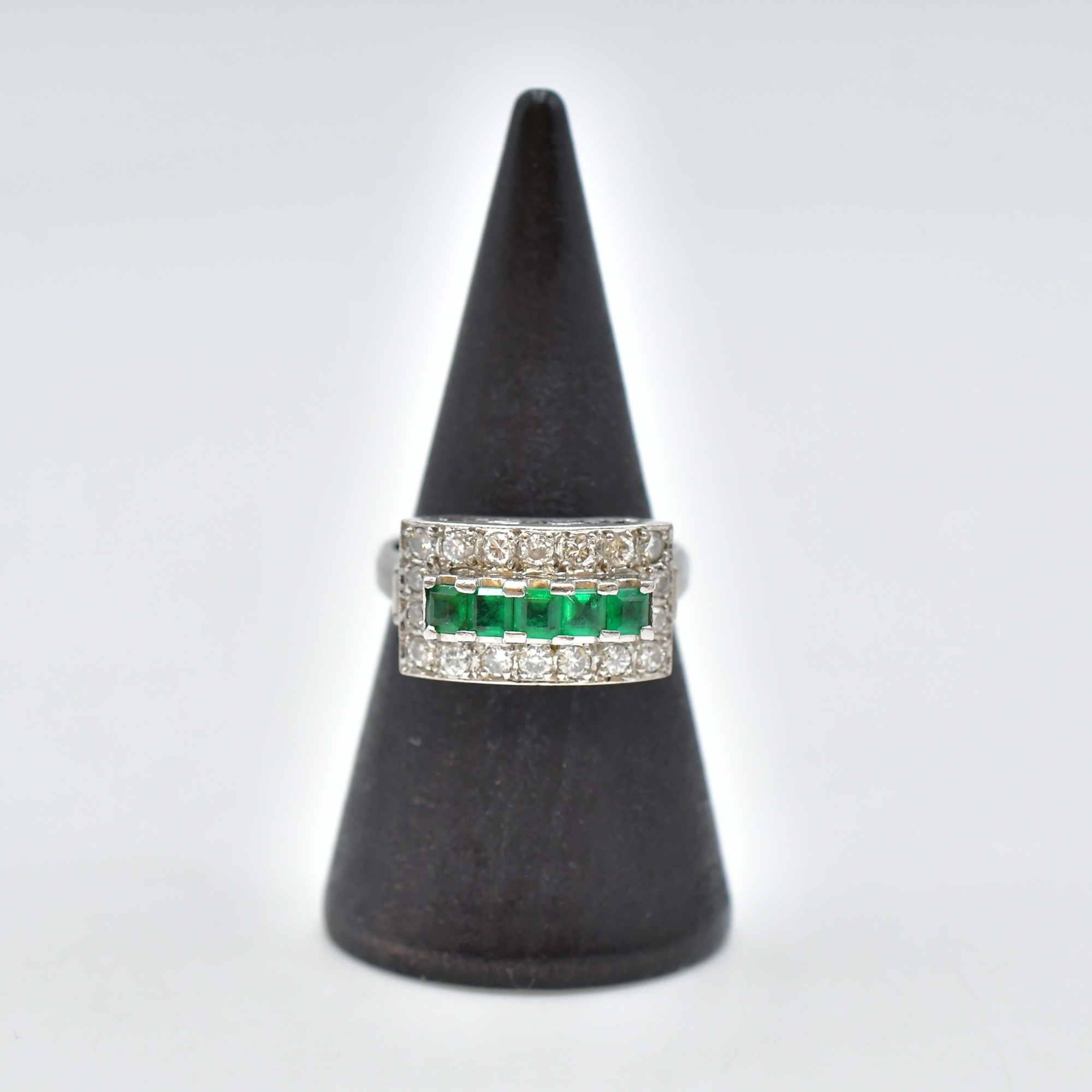 エメラルドリング Pt900 0.41ct 0.39ct Bランク