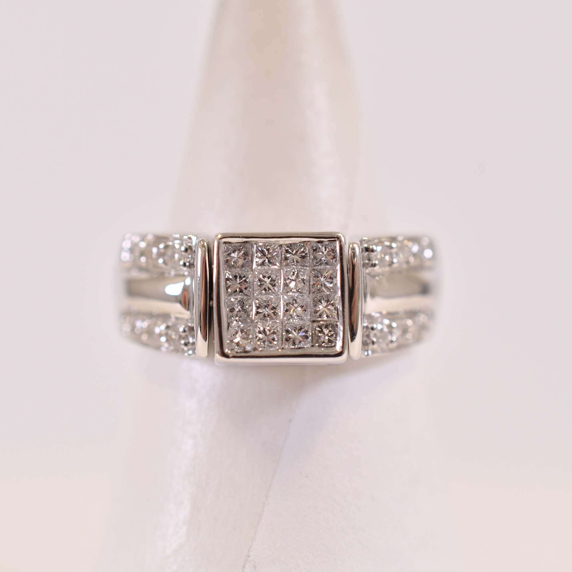 ルビー×メレダイヤリング K18WG 0.50ct 0.56ct Bランク