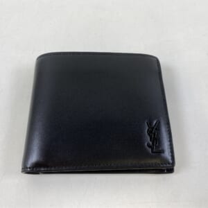 サンローラン カサンドラ 二つ折り財布 レザー 黒 610193